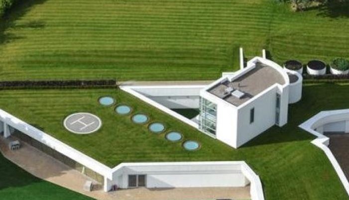 La panoramica di casa Balotelli (Corriere dello Sport)